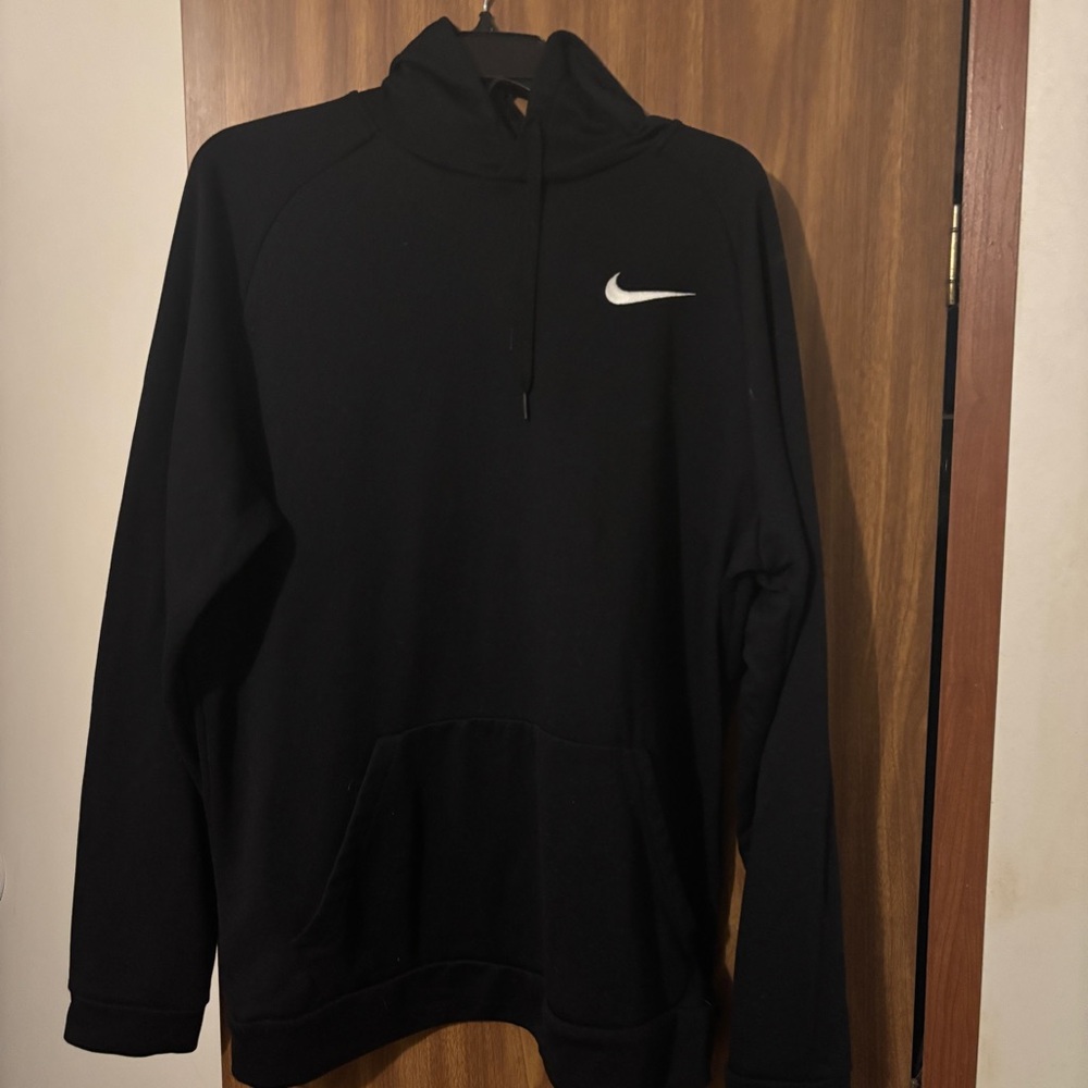 Black Nike jacket 🧥:-)